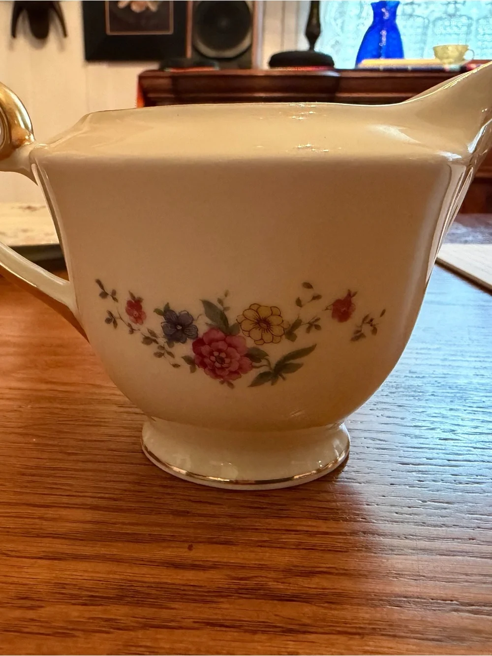 Classic Floral Porcelain Dinnerware Set - Cream with Multicolor Floral Motif